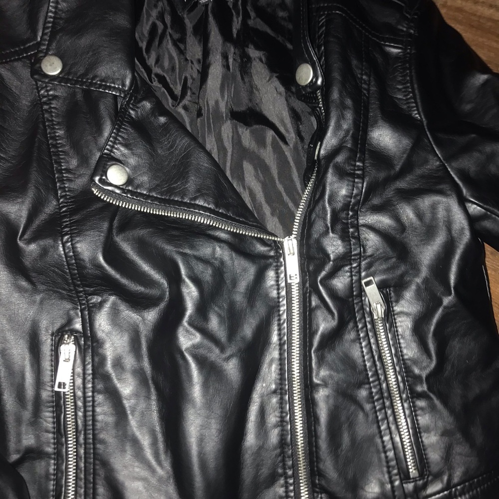 leather jacket - Picture 3 of 3